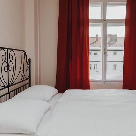 Party Hostel Zzz Любляна Екстериор снимка