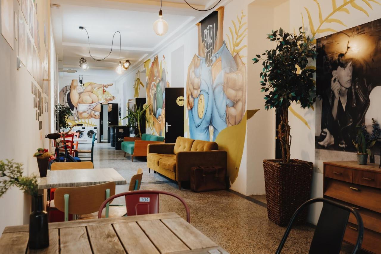 Party Hostel Zzz Любляна Екстериор снимка