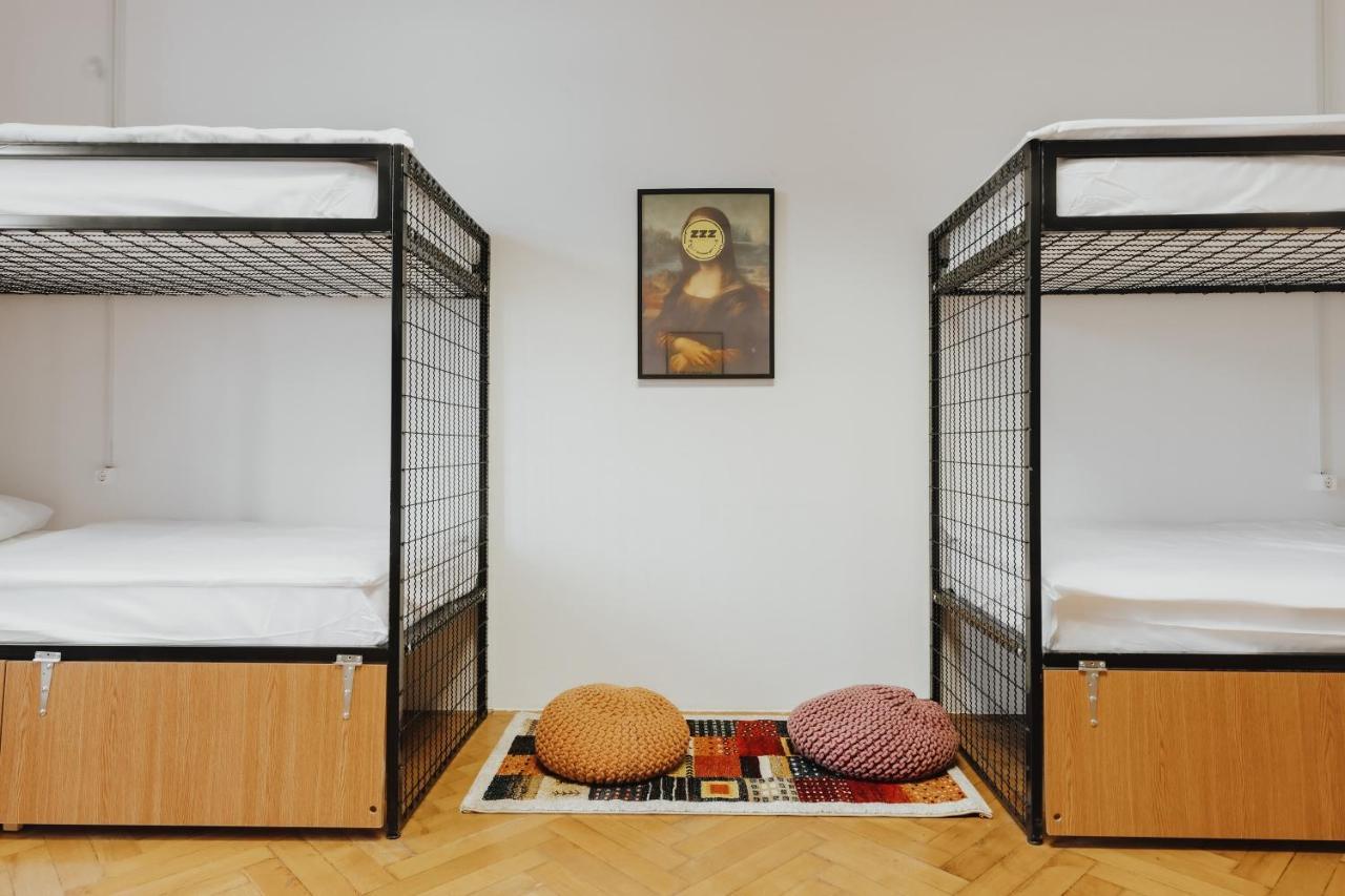 Party Hostel Zzz Любляна Екстериор снимка