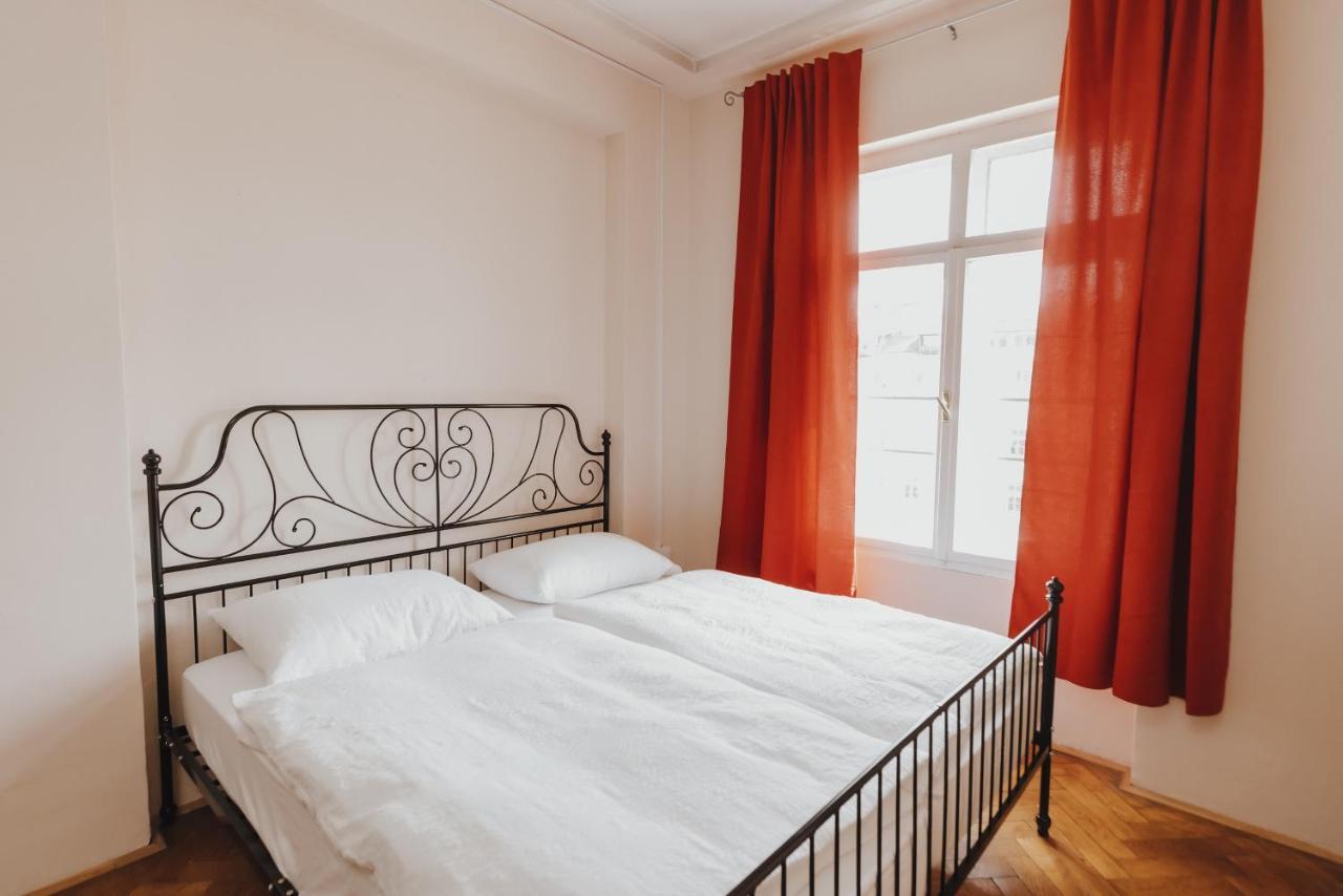 Party Hostel Zzz Любляна Екстериор снимка